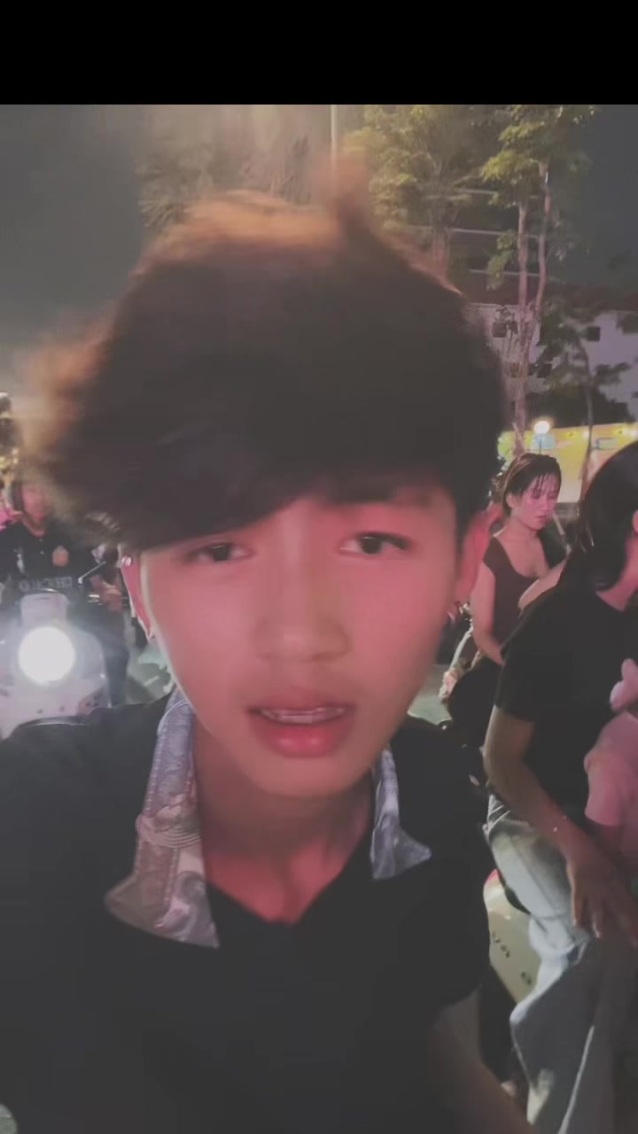@ប្រដាប់ស្រឡាញ់🤨