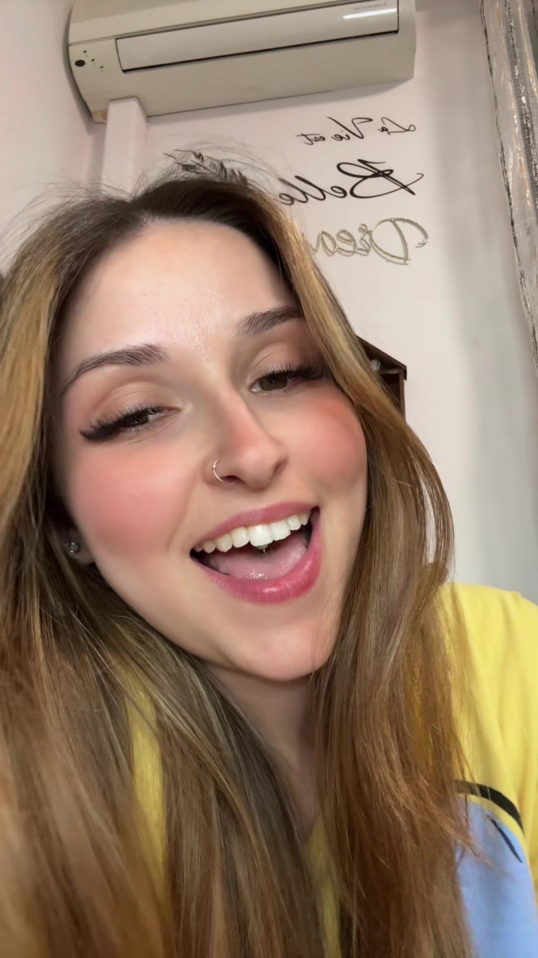 @Laaa_gio