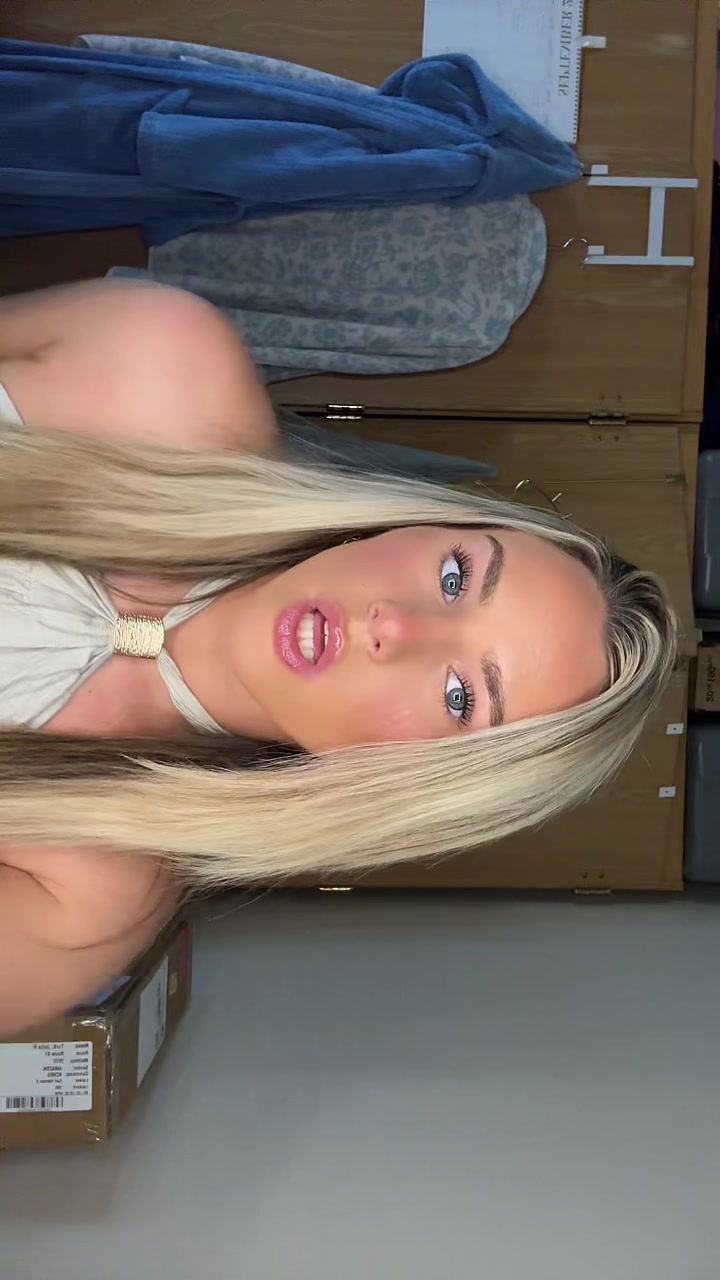 @JuliaTurk