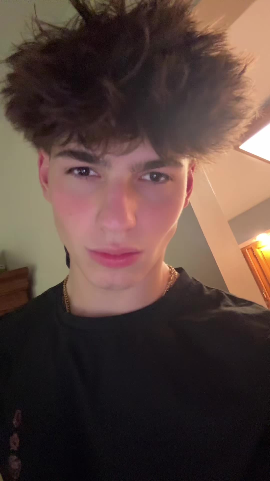 @AJ 🪿