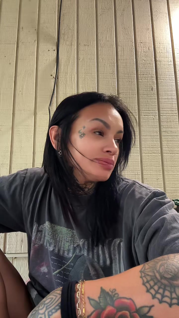 @🕸️ 𝔄𝔪𝔟𝔢𝔯 🕸️