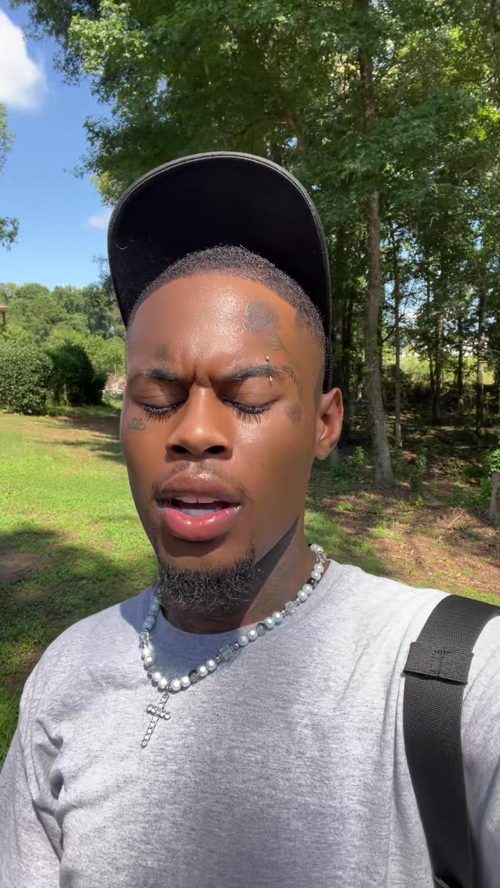 @Dollboy