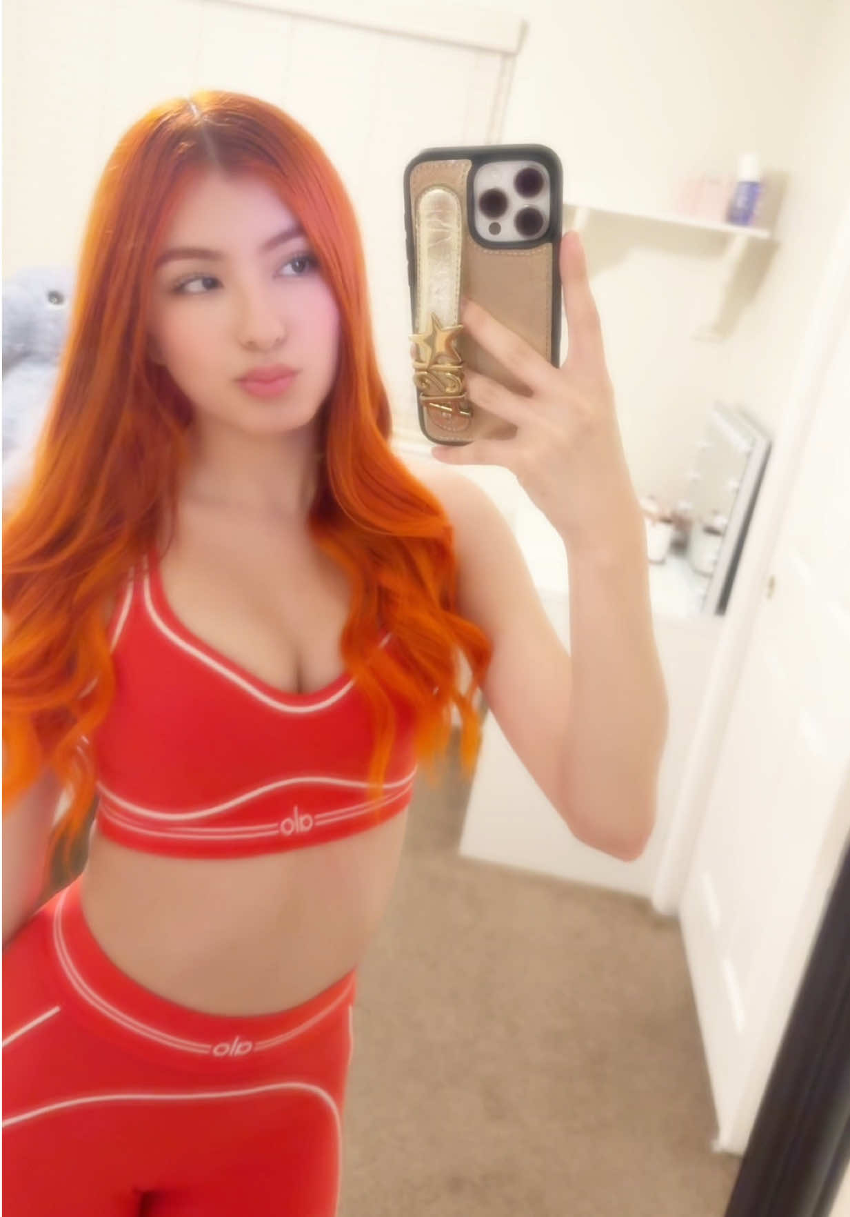 @✰