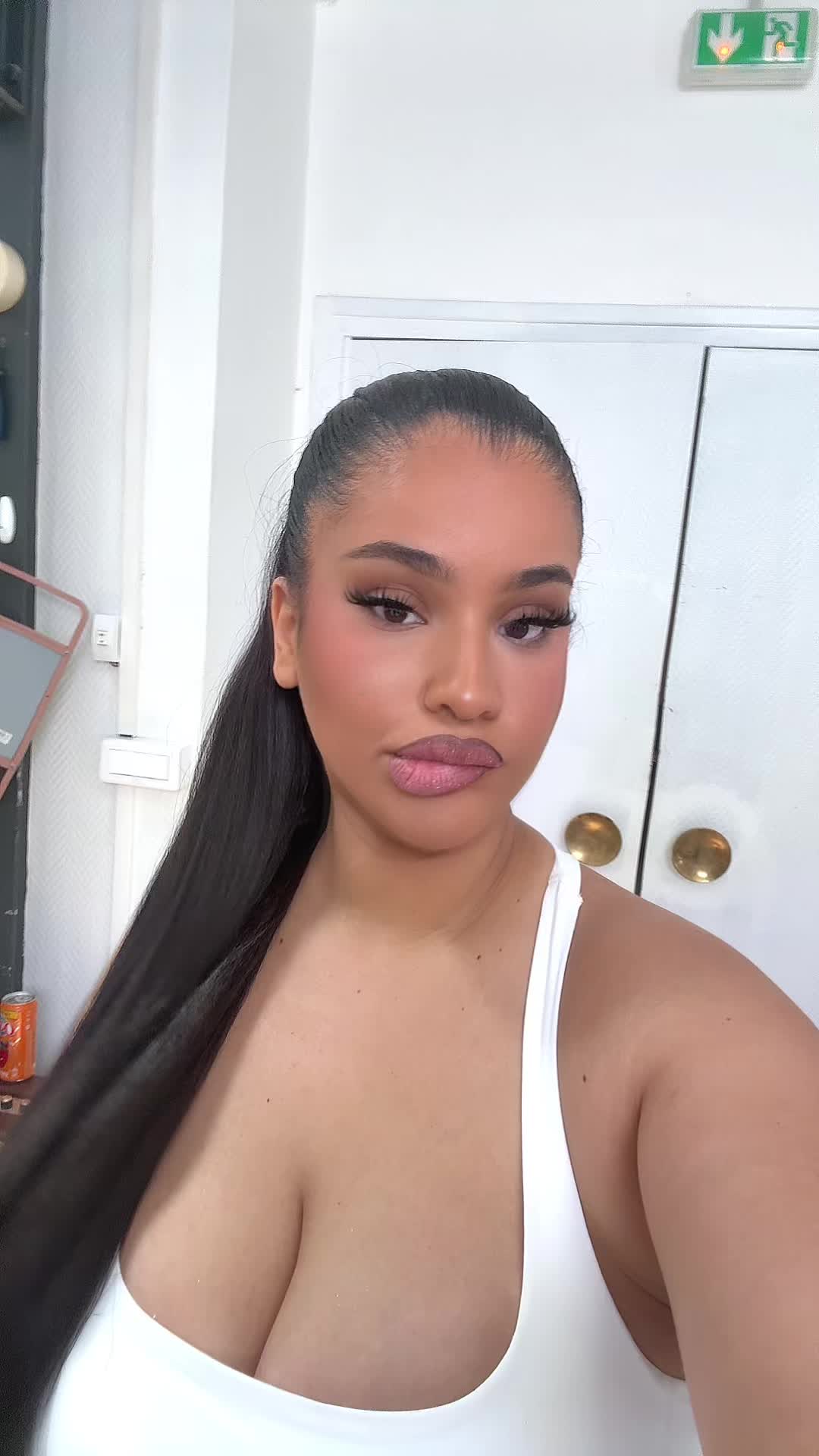 @dinabenna