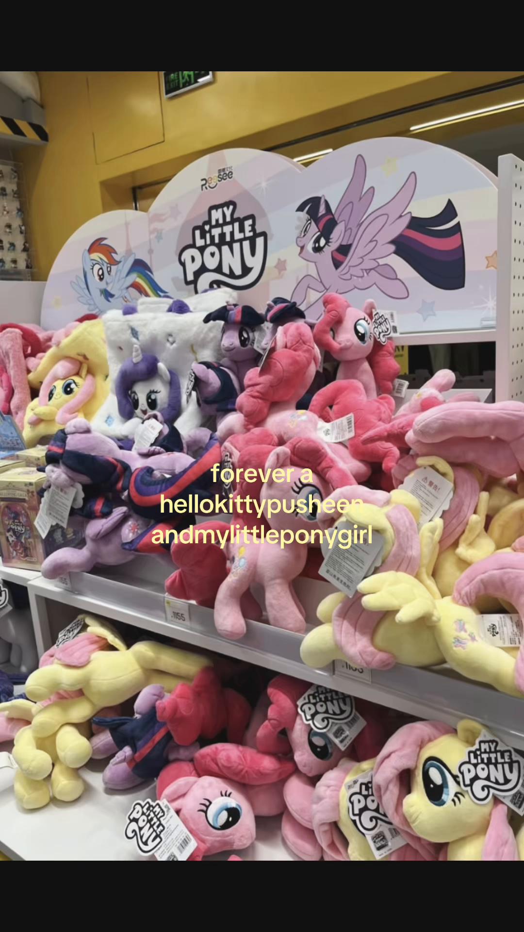 @ᥫ᭡.