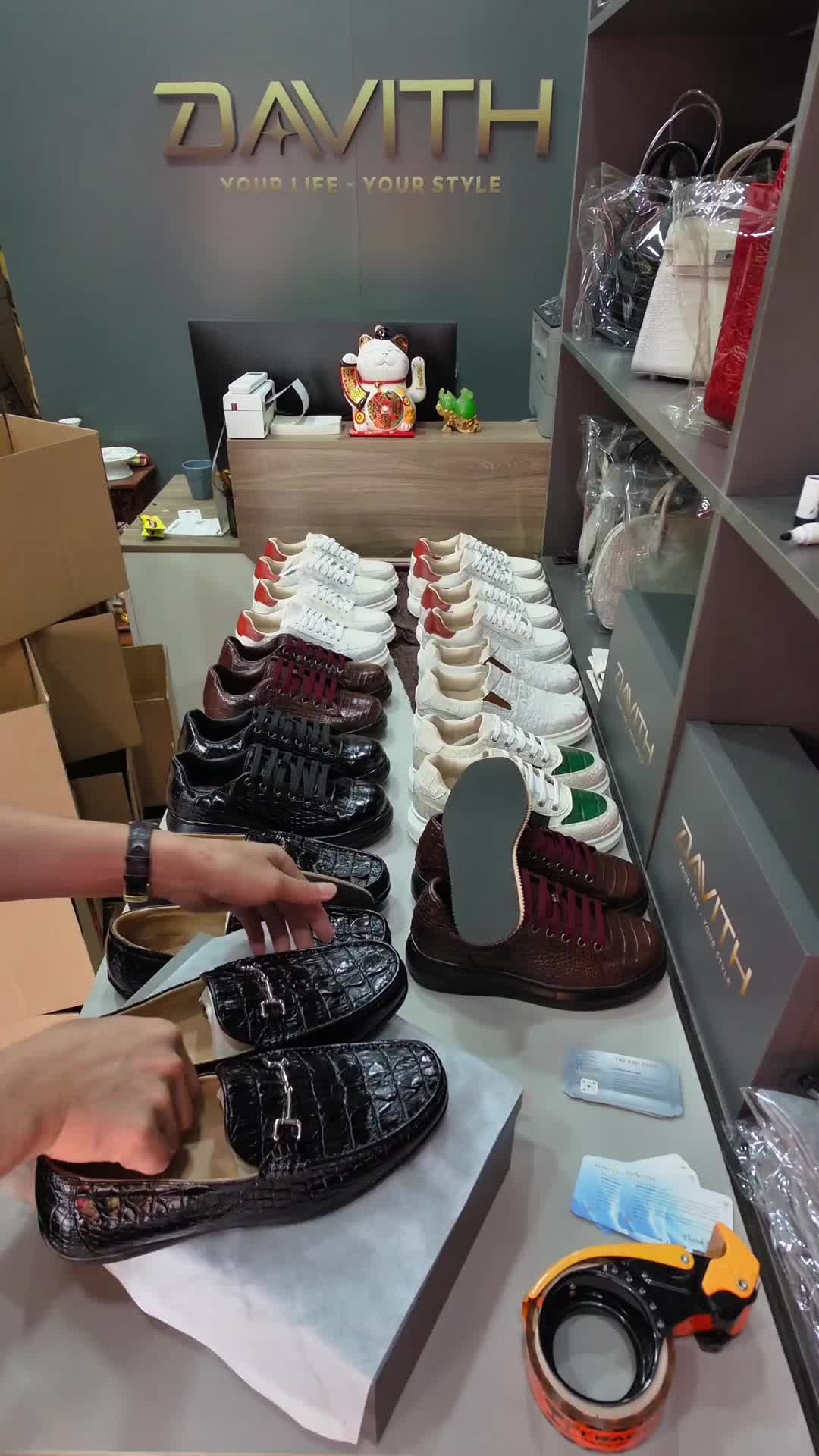 @DAVITH LEATHER