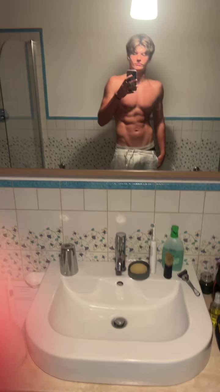 @Lyyrrr