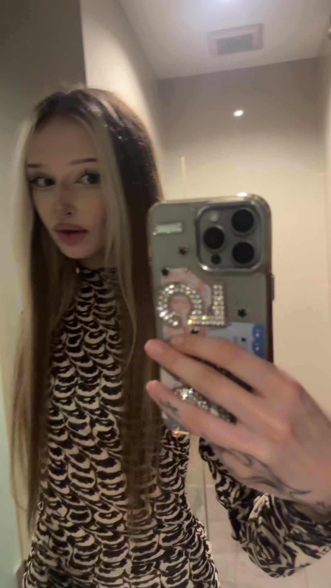 @Пчела