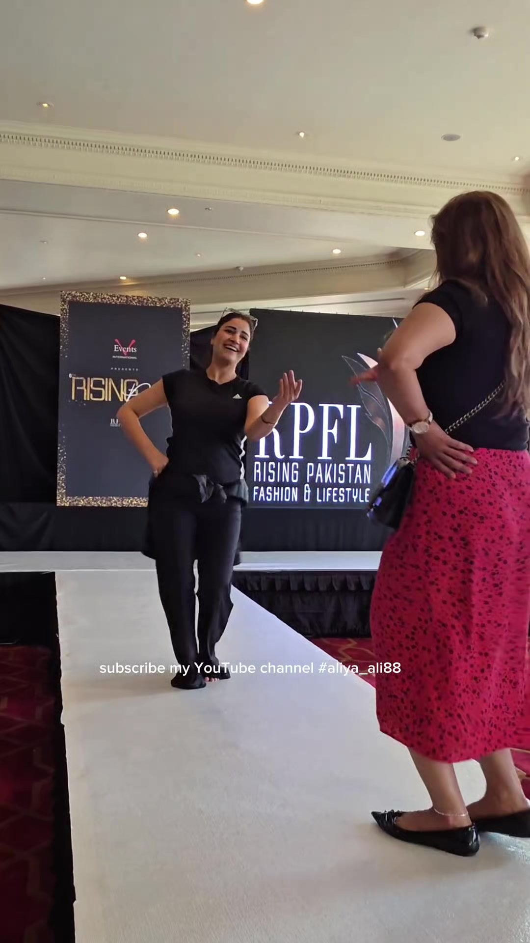 @iqra Aziz vlogs