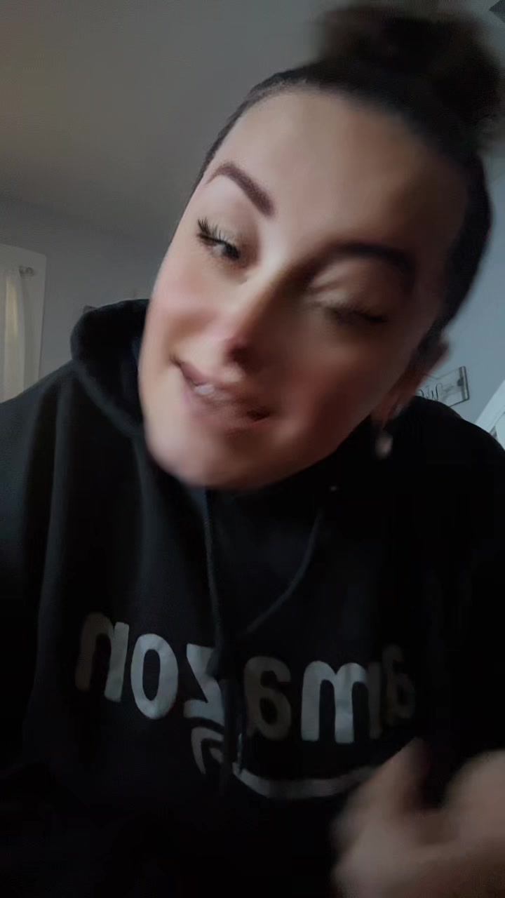 @JustASmallTownGirl🩷💜