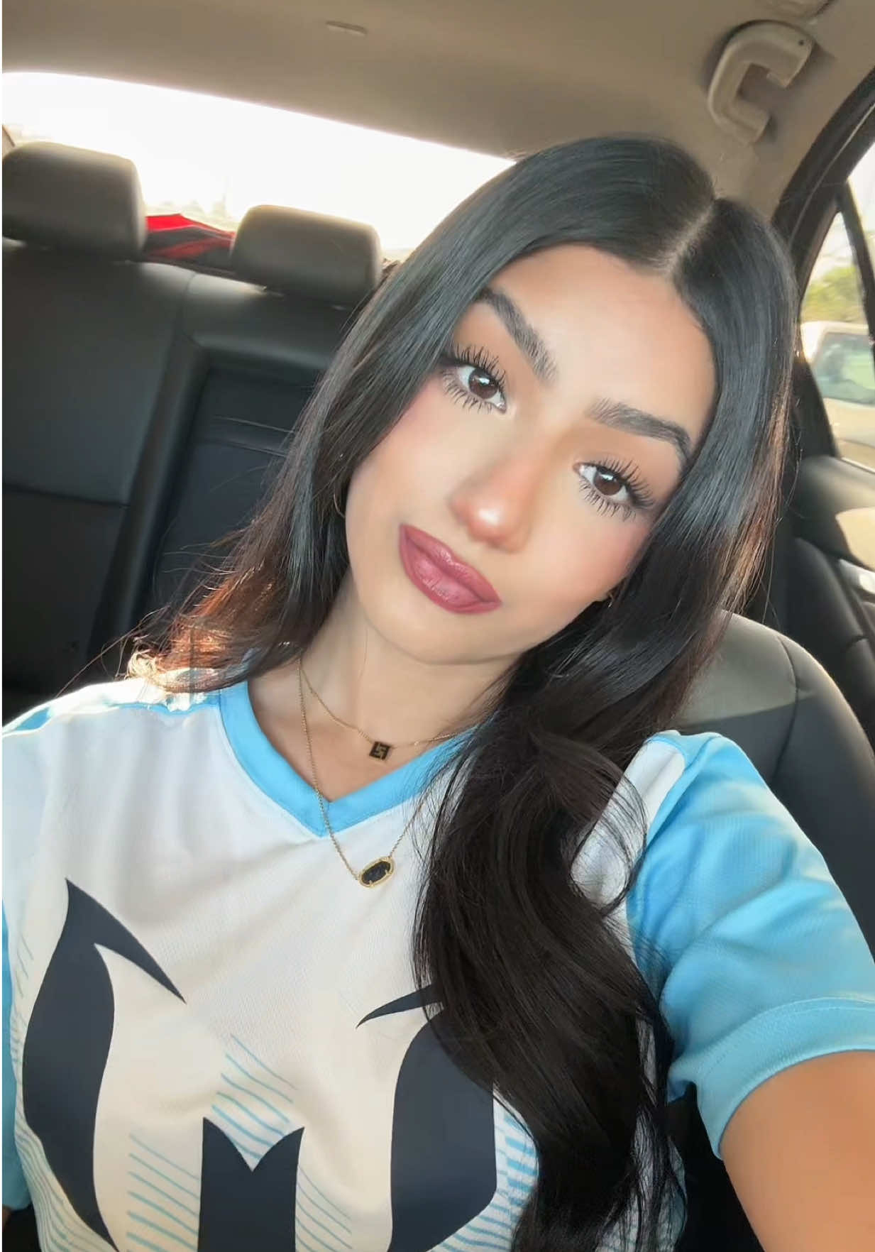 @vaneeza
