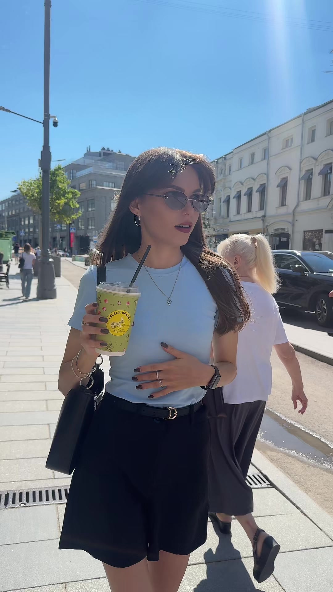 @Lara🦋