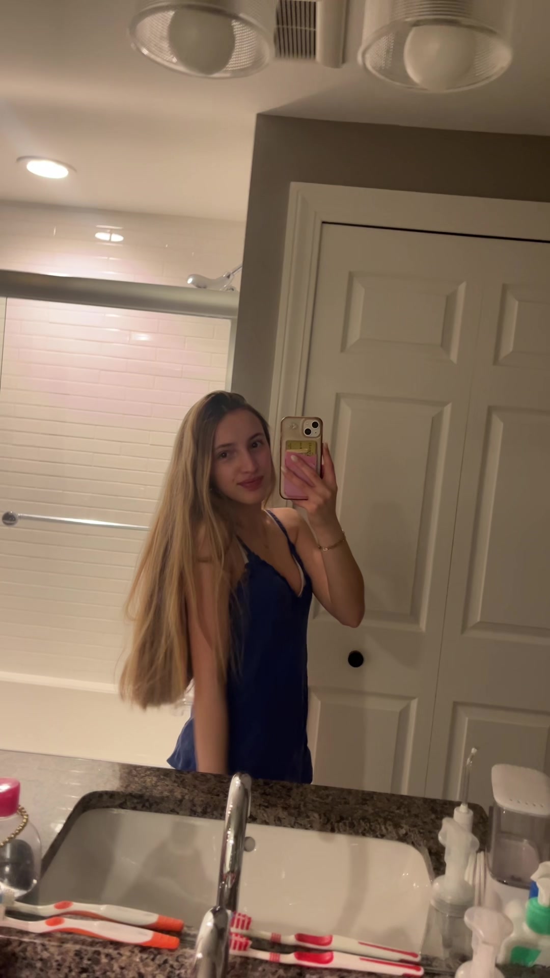 @moni