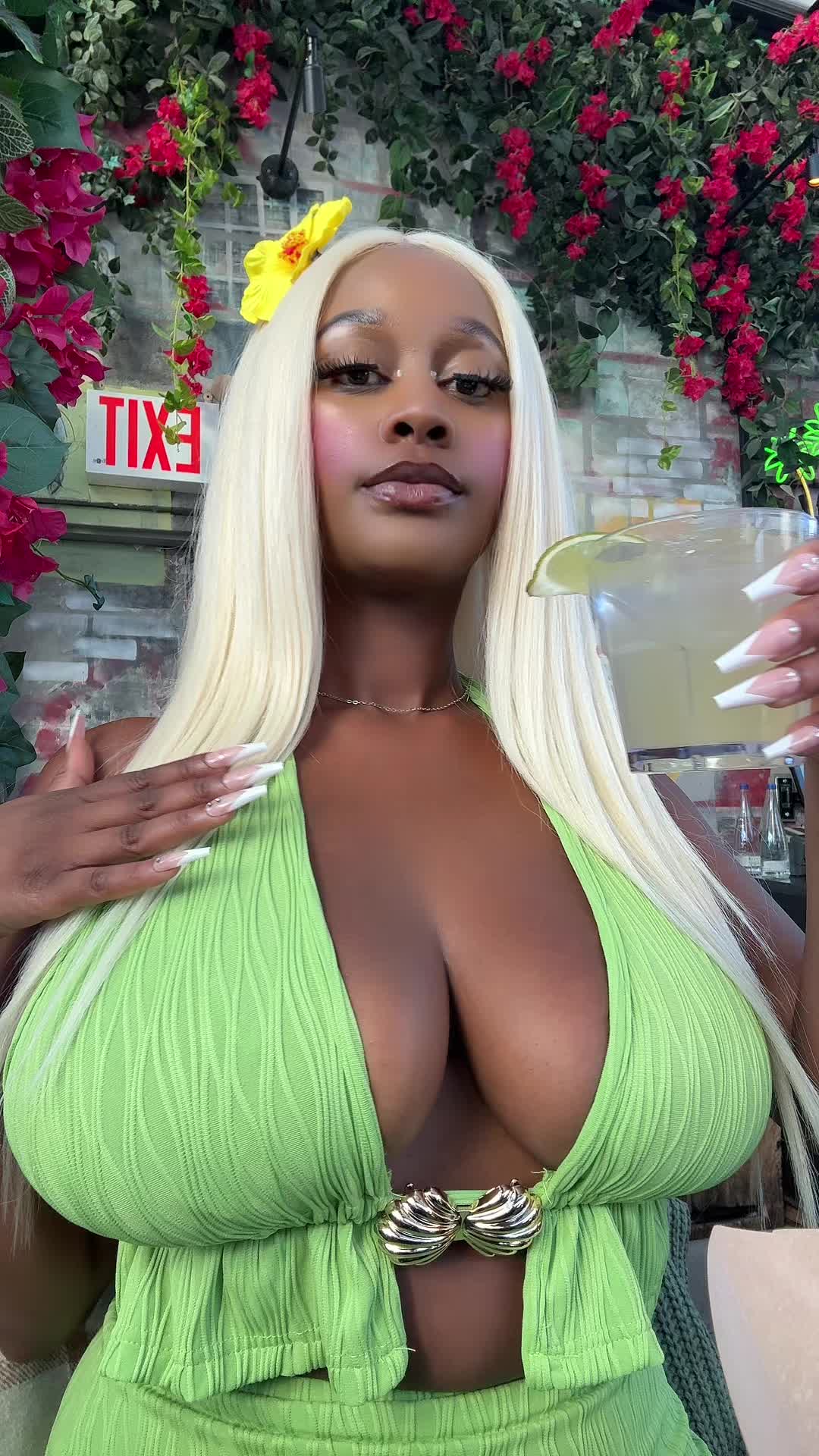 @Juliee