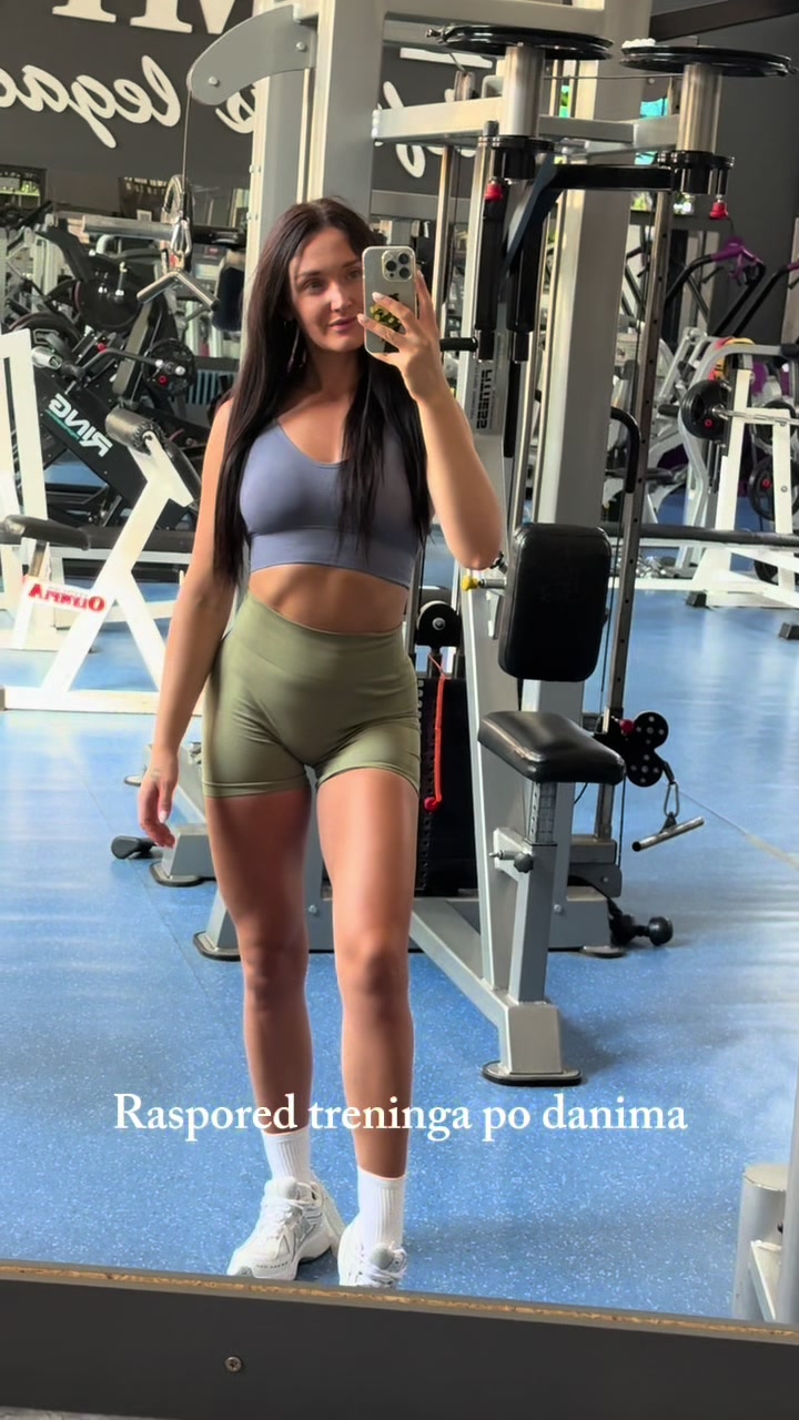@Ana Kazaković