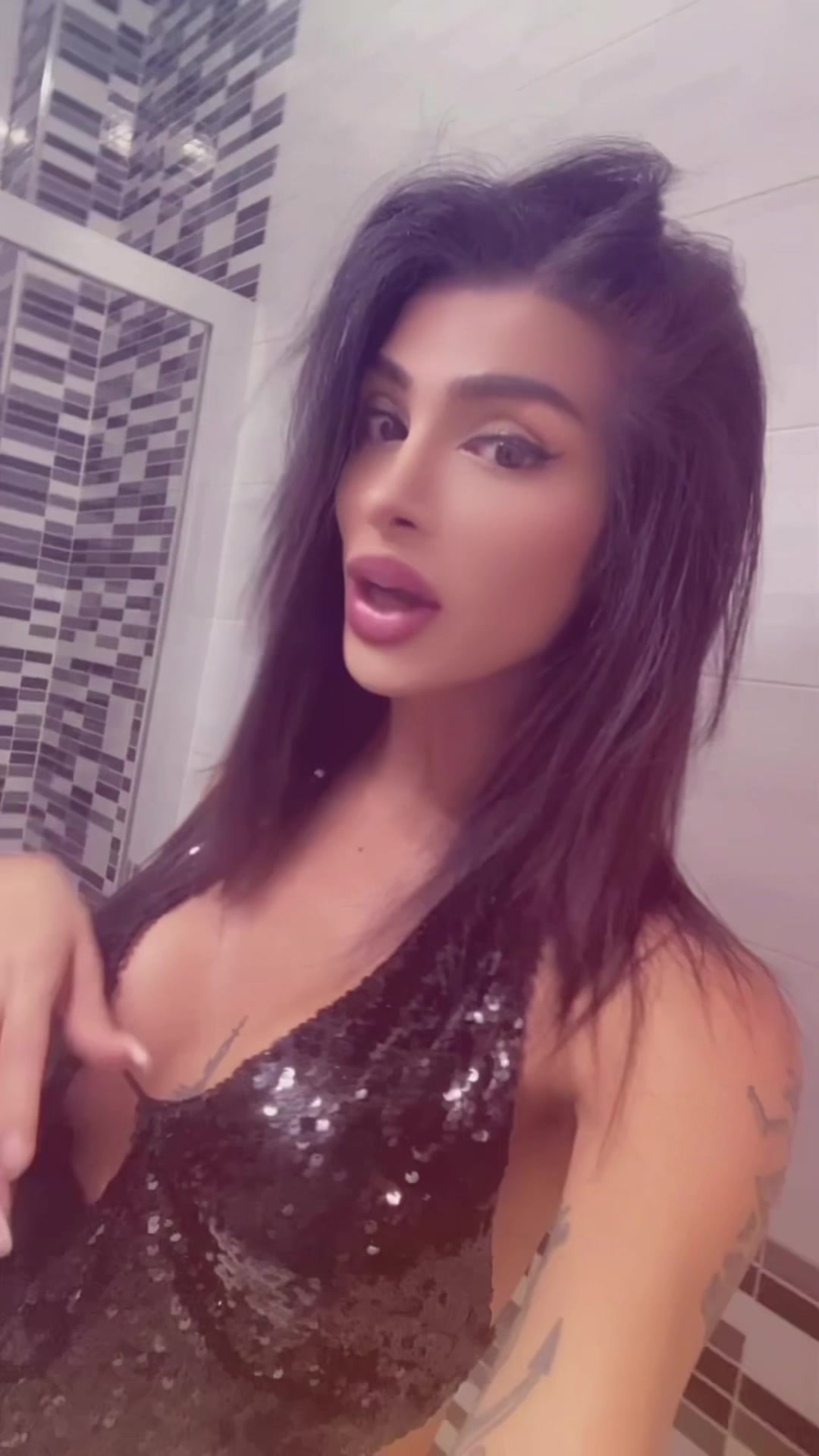 @micaelaviral54