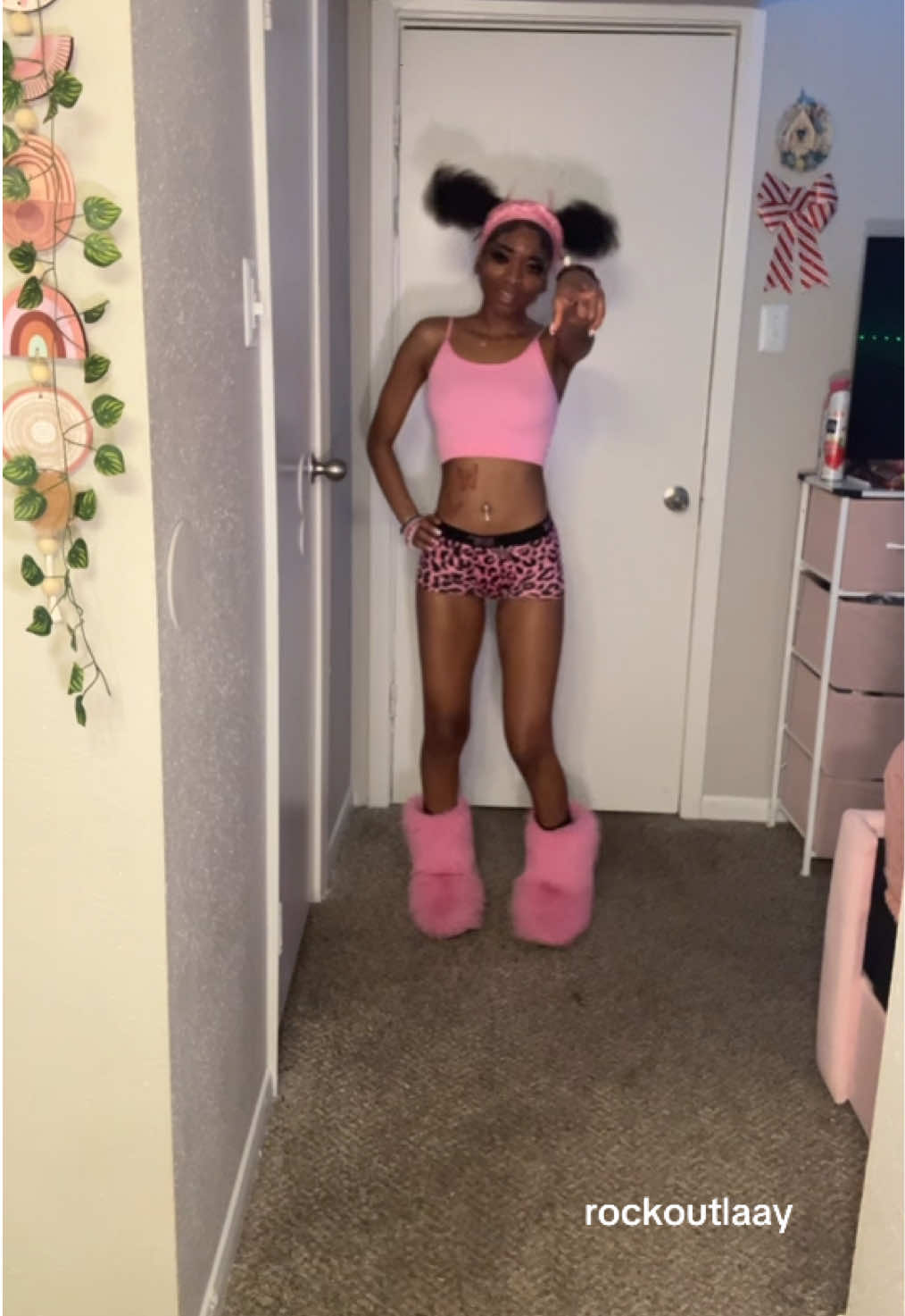 @rockoutlaay