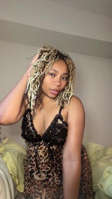 @Sekquiree