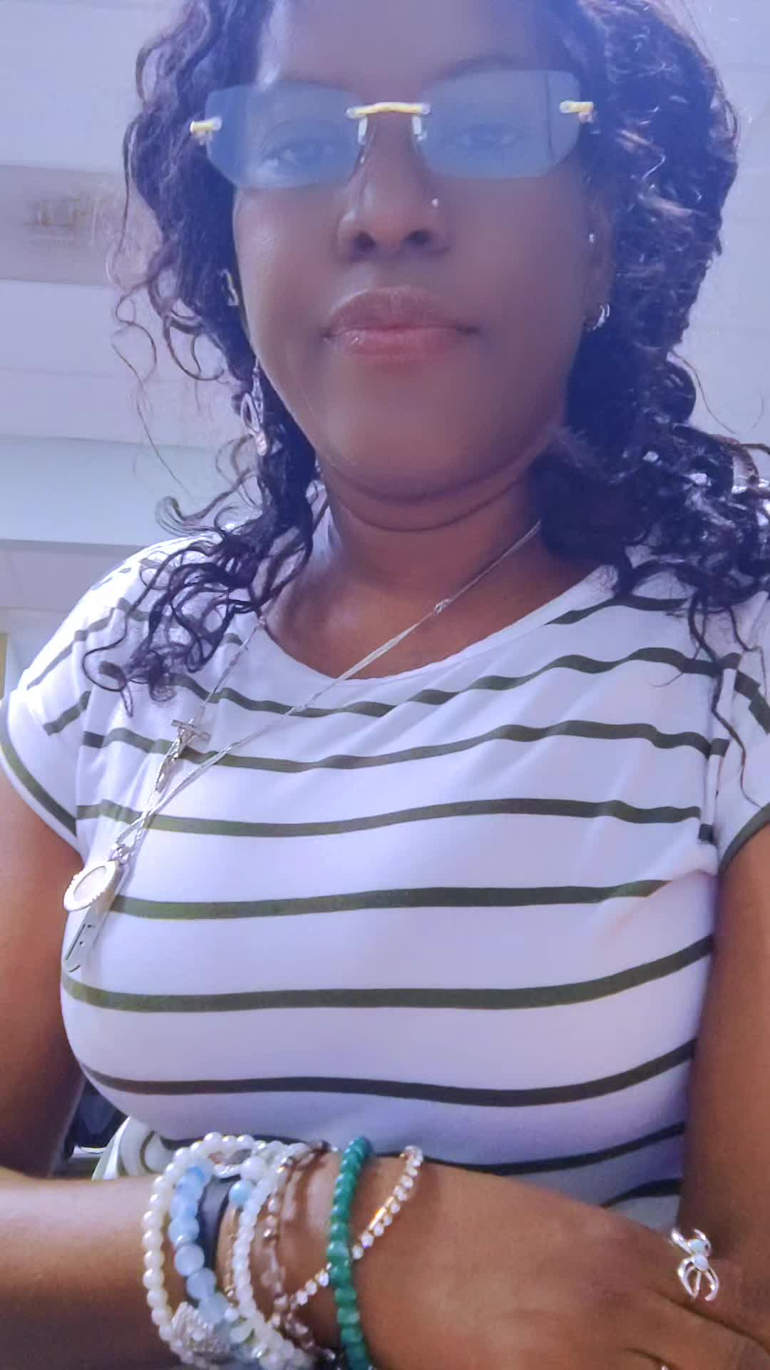@farahdelatouriere