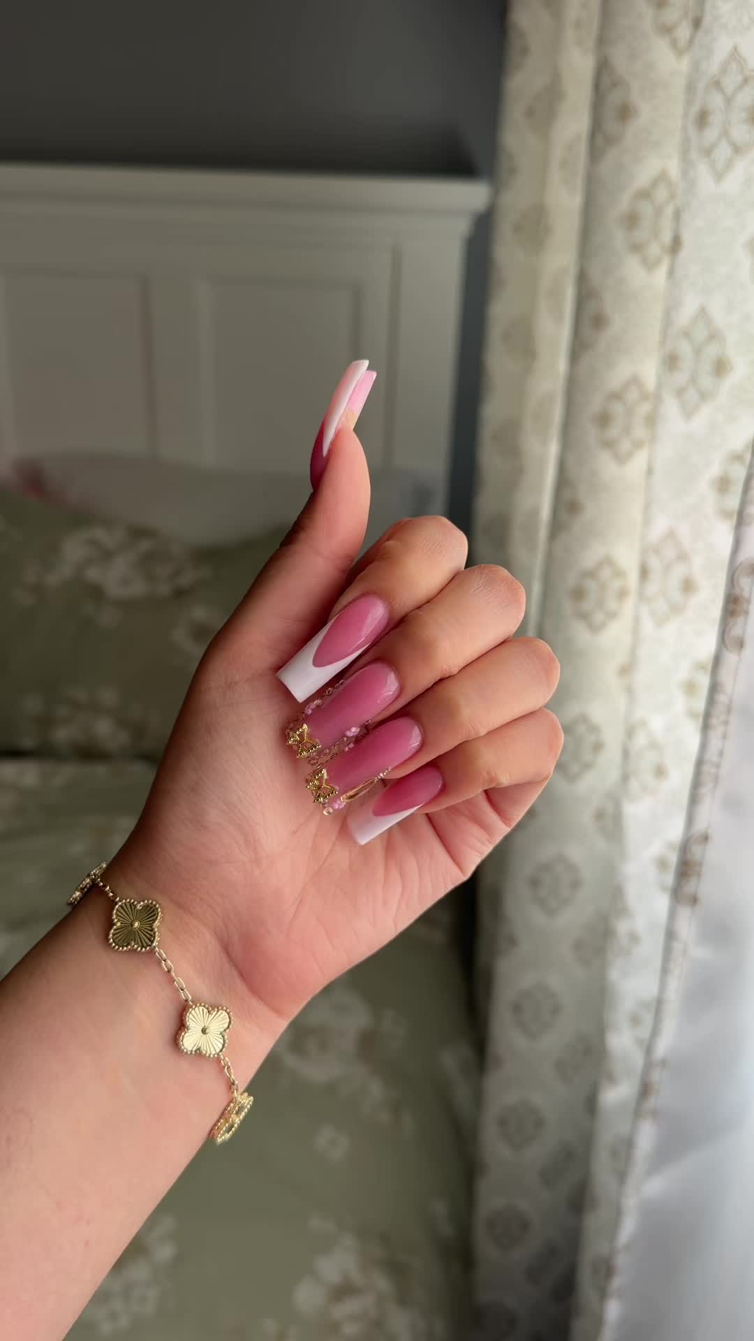 @𝐀𝐍𝐃𝐑𝐄𝐀