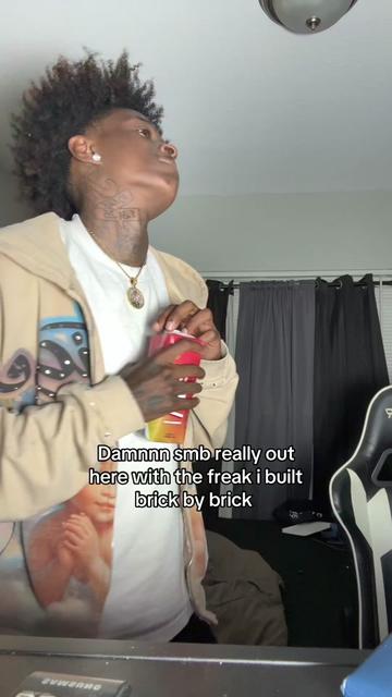 @⃟