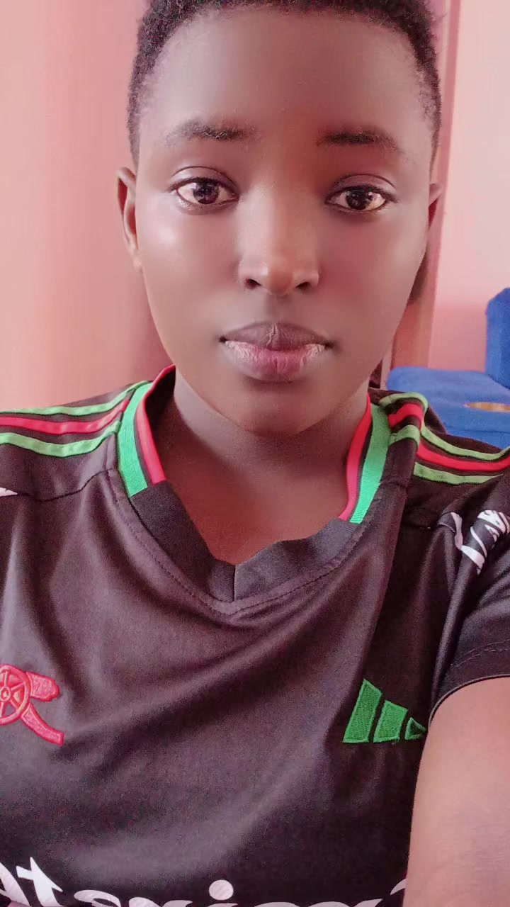 @🦋Achieng 💫