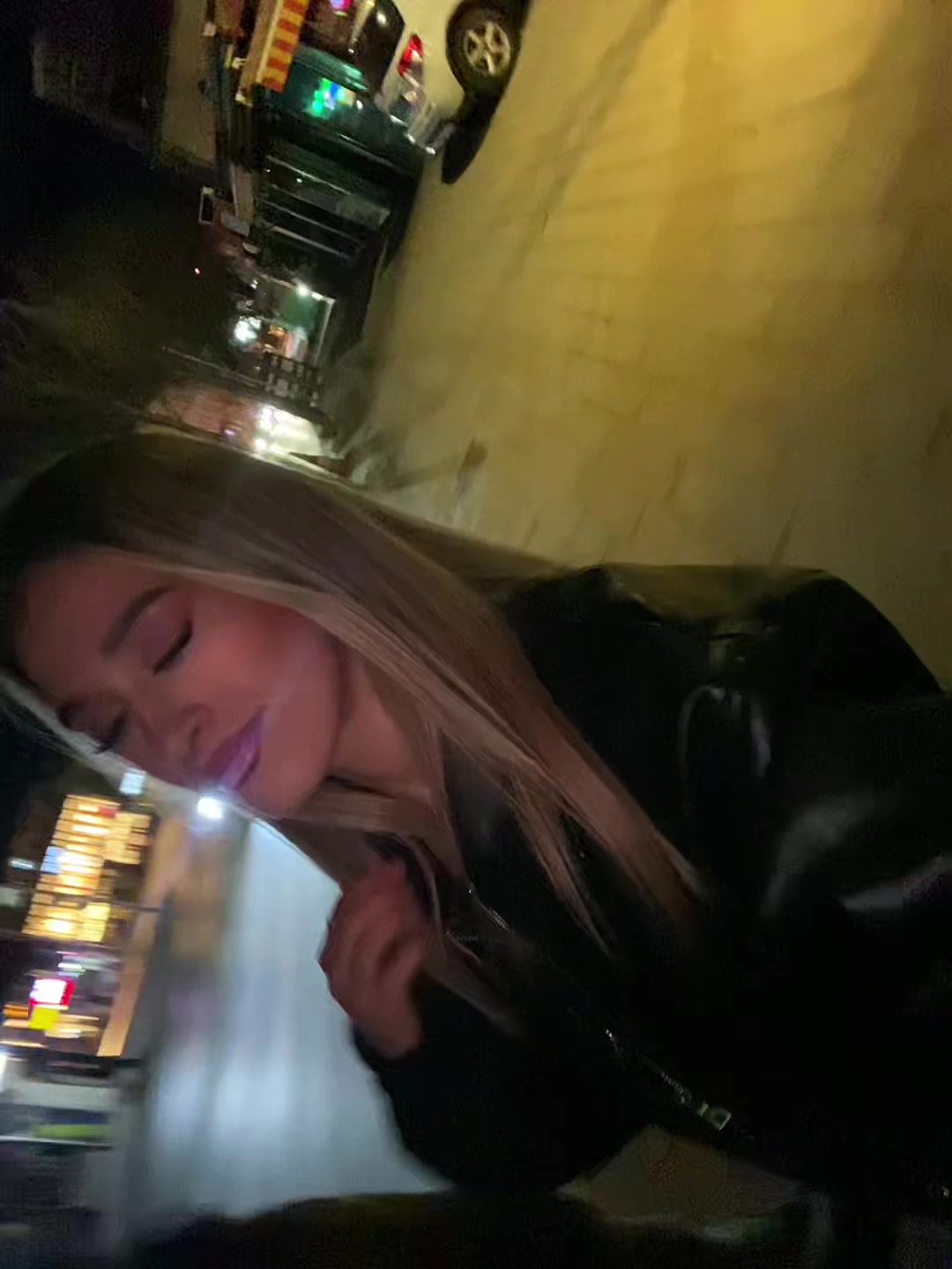 @𝒳𝒽