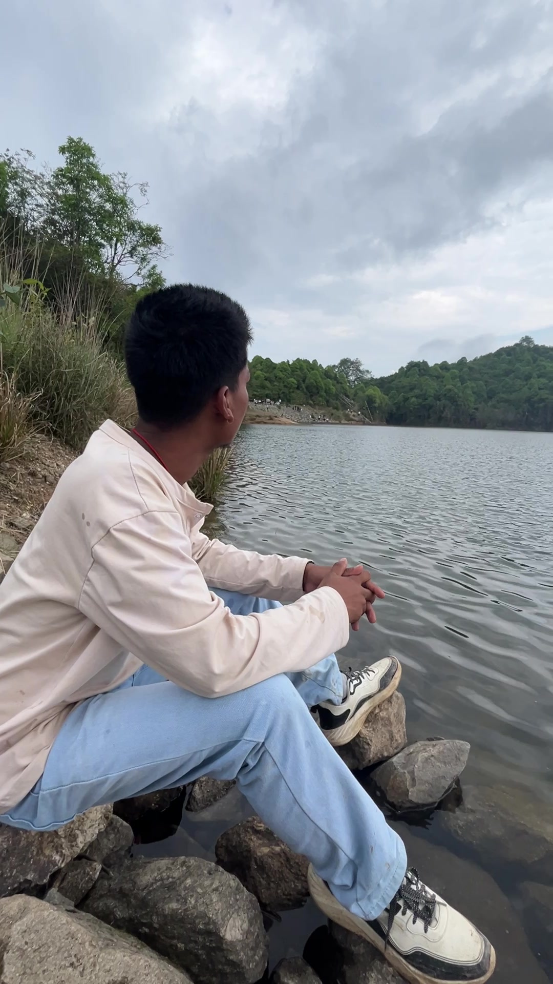 @Ganesh विश्वास(Tharu)🗿🕉️