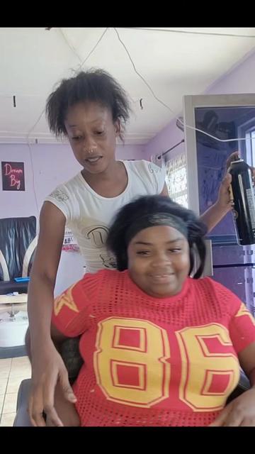 @Momo's Glamour Studio ✂️💁&zwj;♀️
