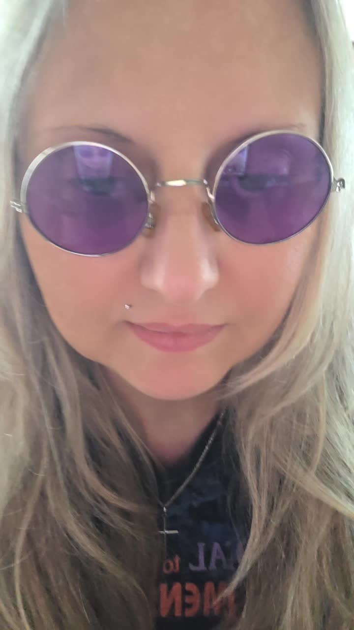 @AlleySchmeowe