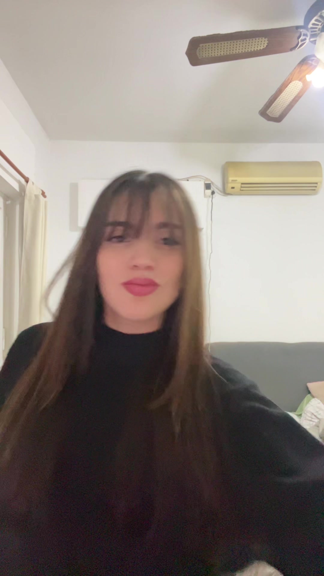 @Val_