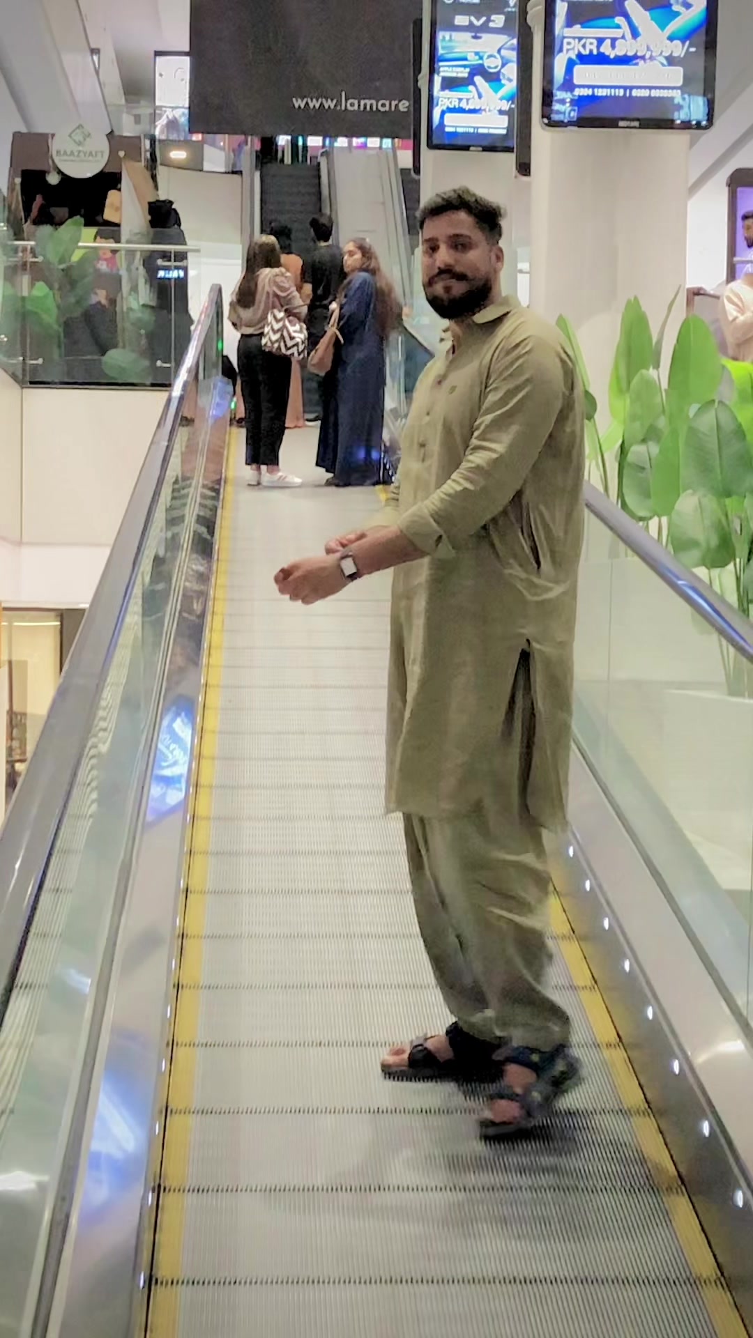 @Malik Dera Nawabi 😎