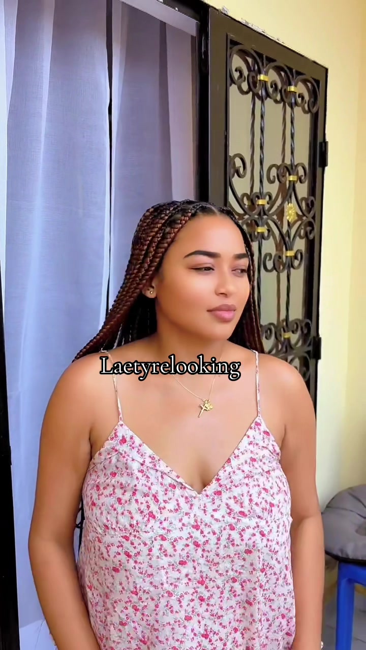 @laetyrelooking2