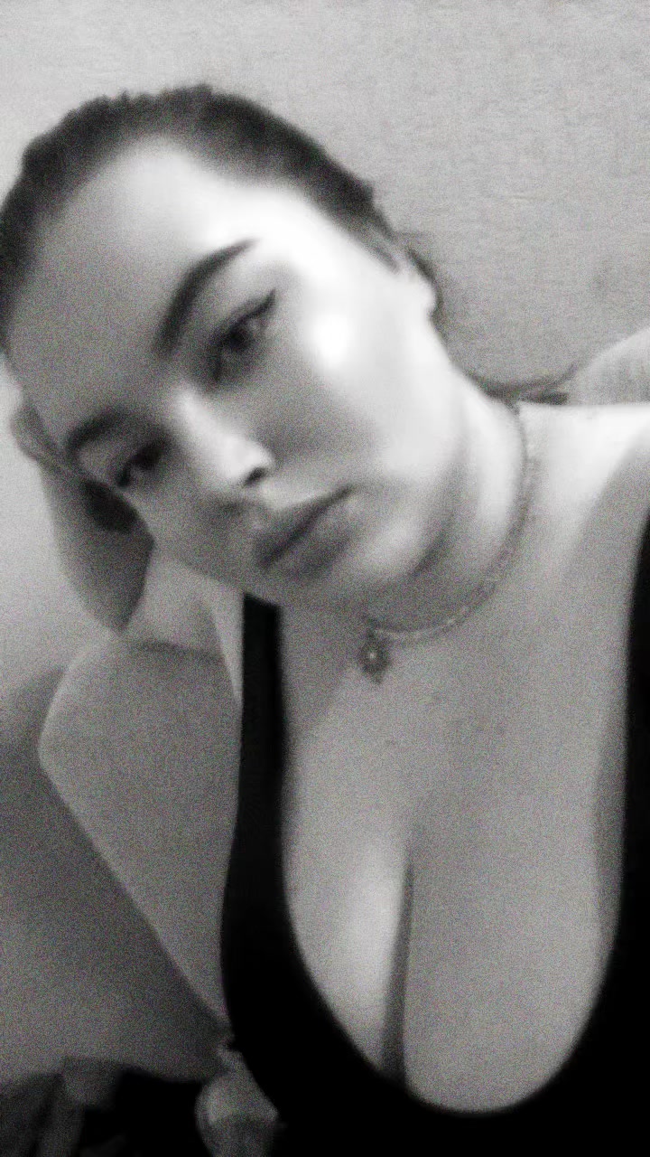 @Qwen💋