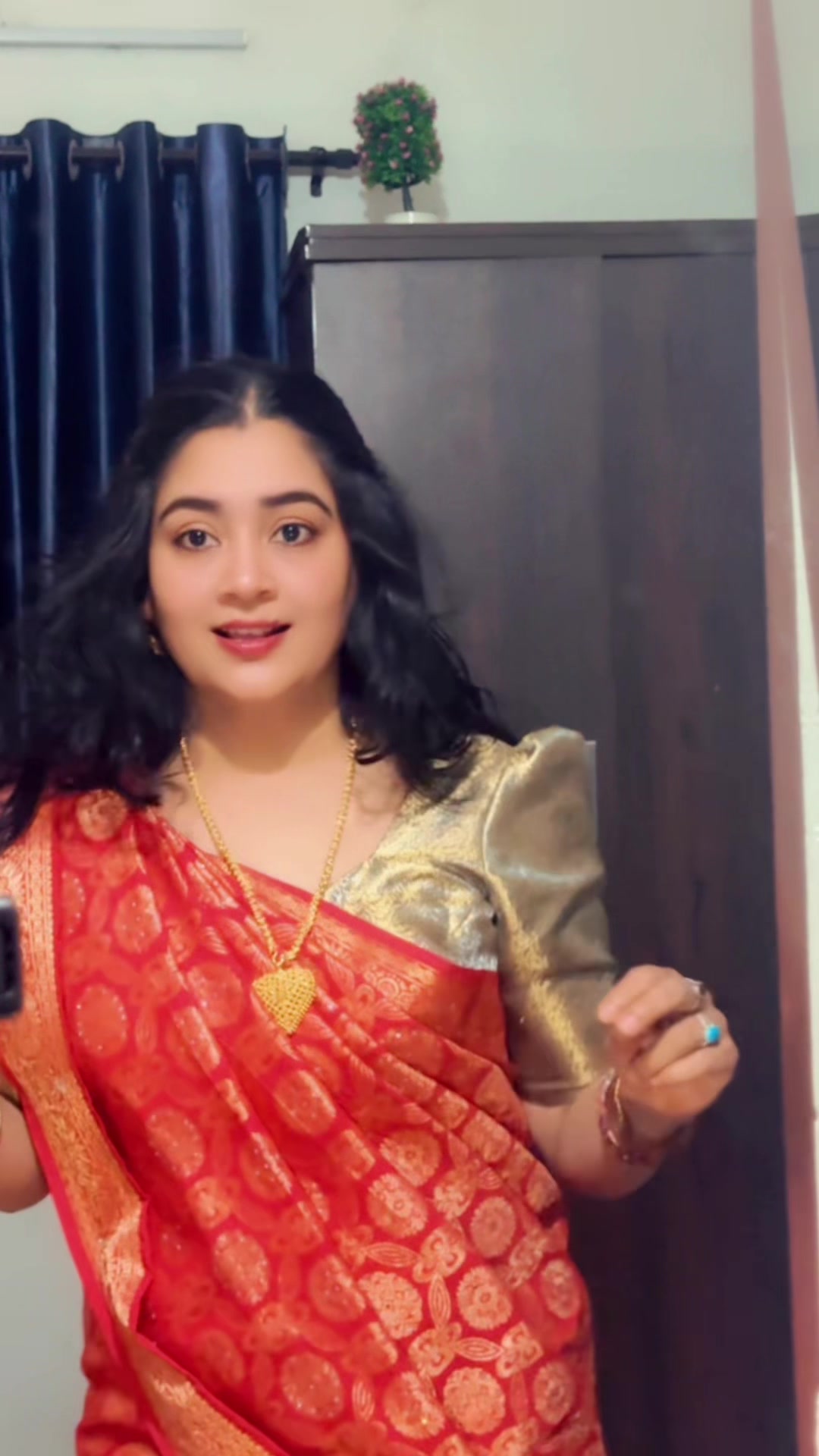 @പോന്നു മിന്നു
