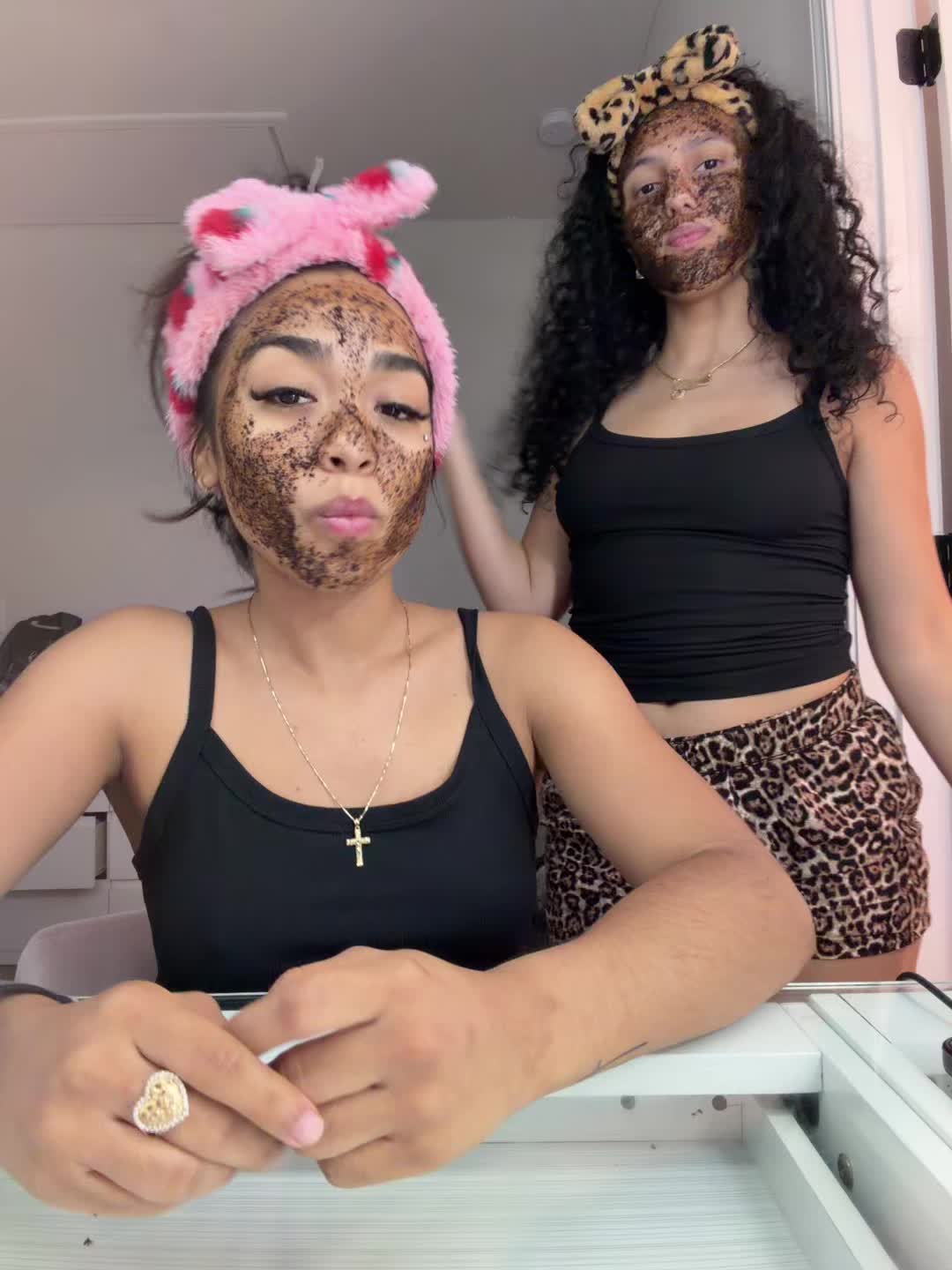 @laysha
