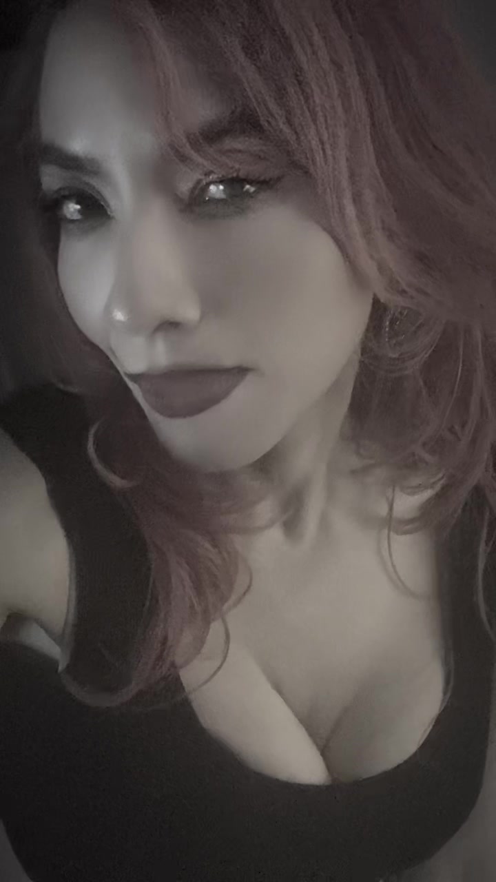 @makeupfromred