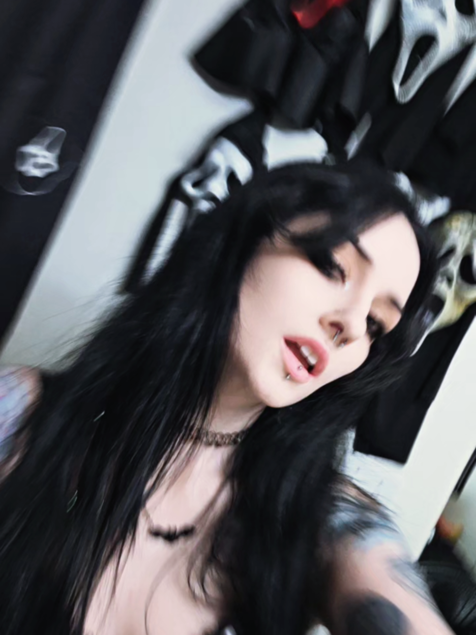 @𝕬𝖘𝖍𝖑𝖊𝖞 🦇