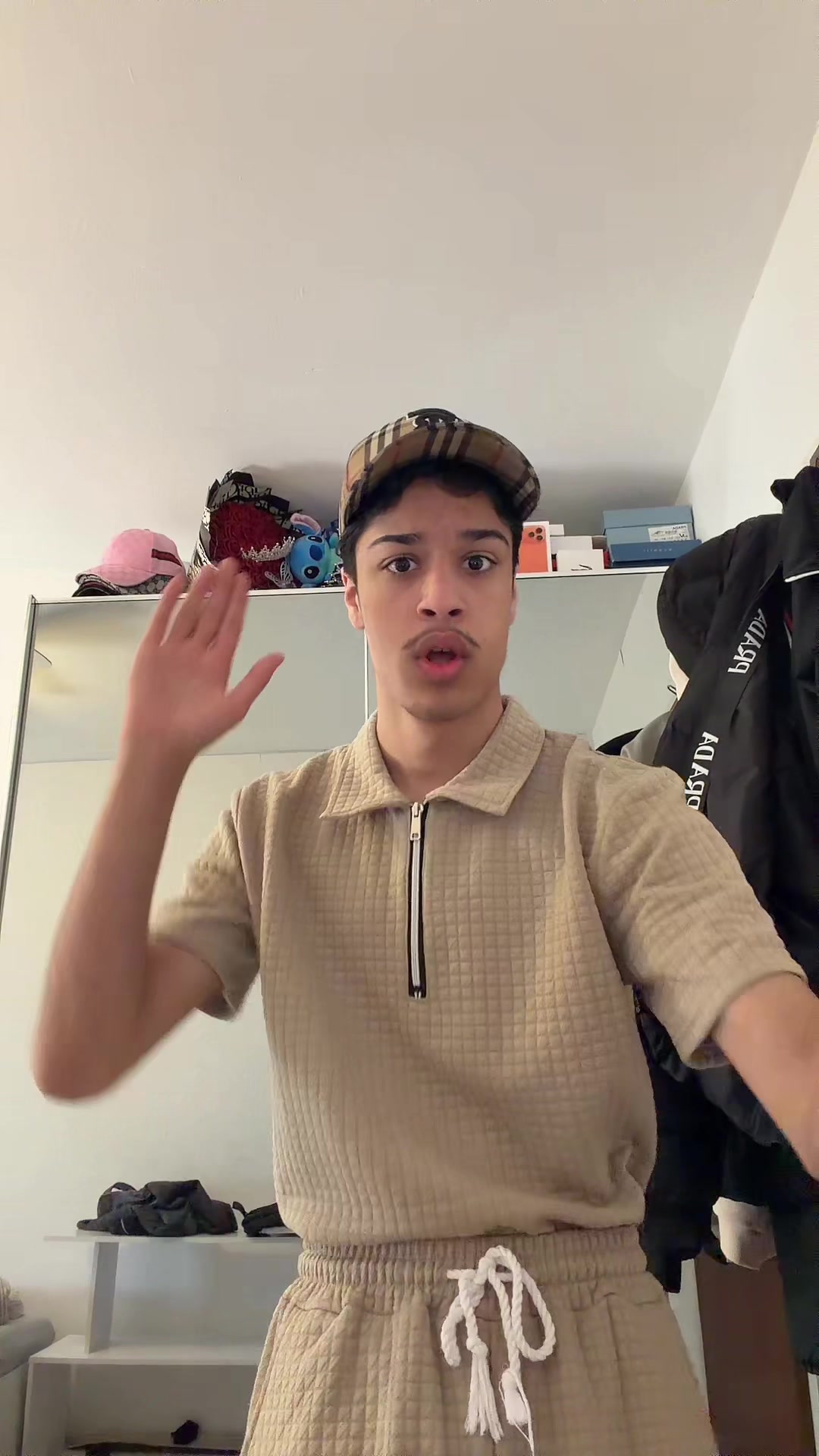 @Hewadbroo