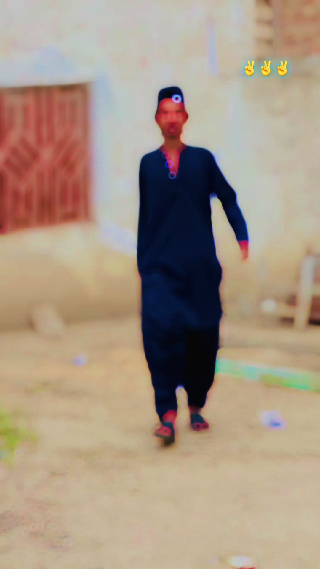 @کنگ نازک 🙌🖤