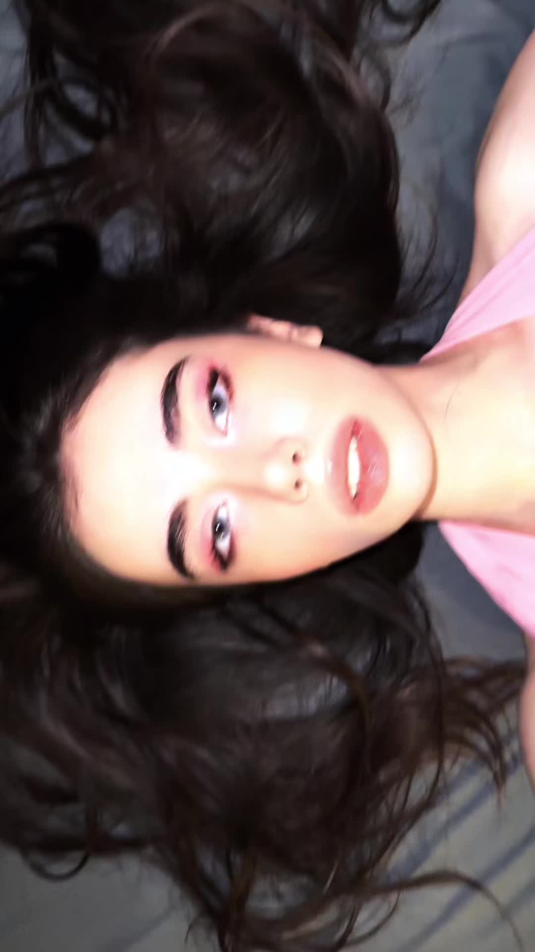 @здесь Стефани