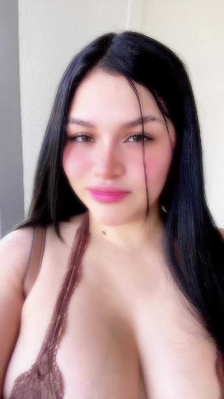 @Adriana paola🩷