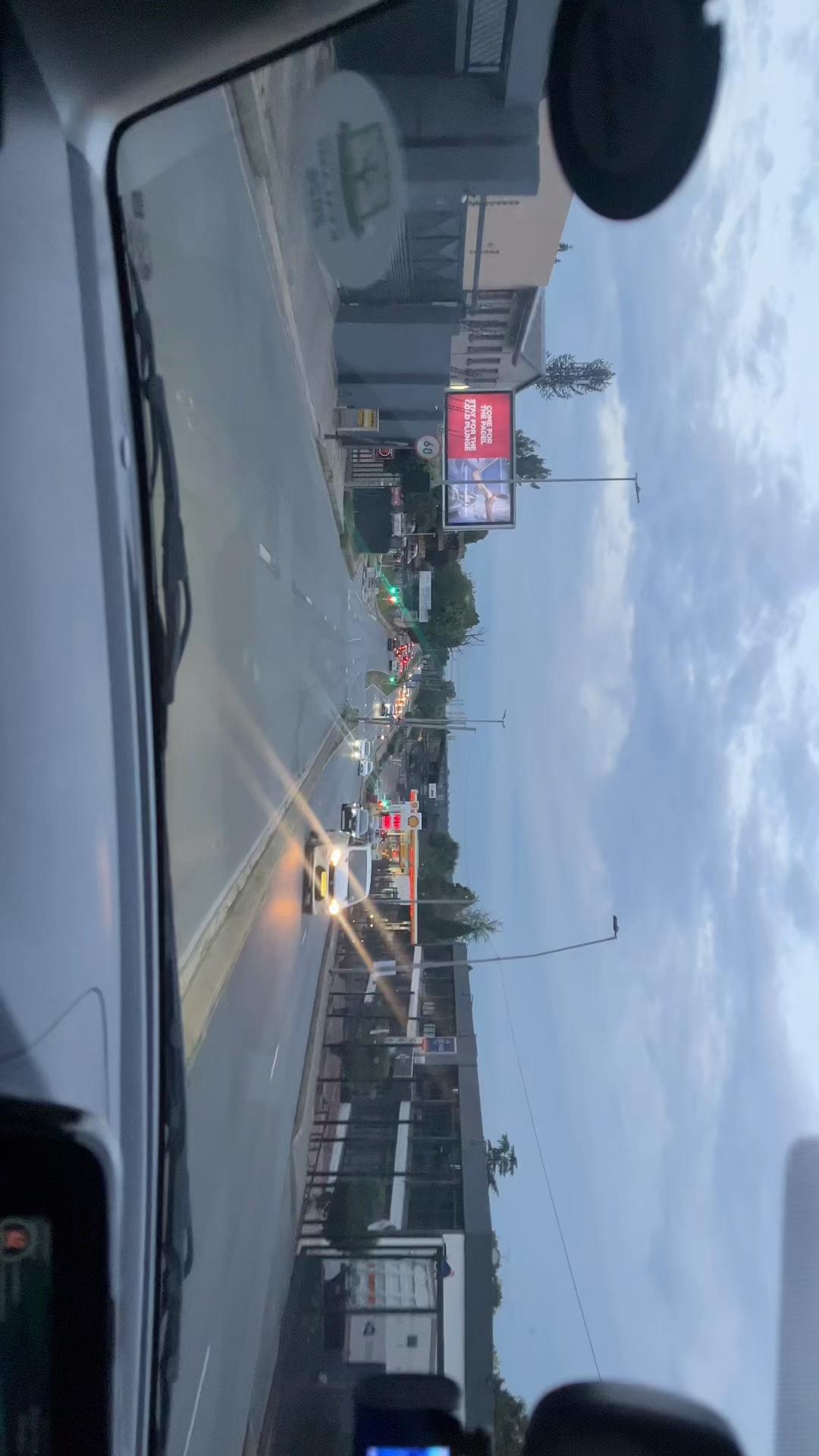@E11e_._