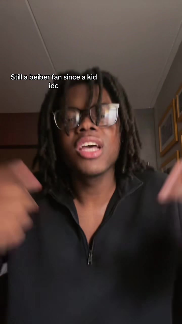 @𖣂