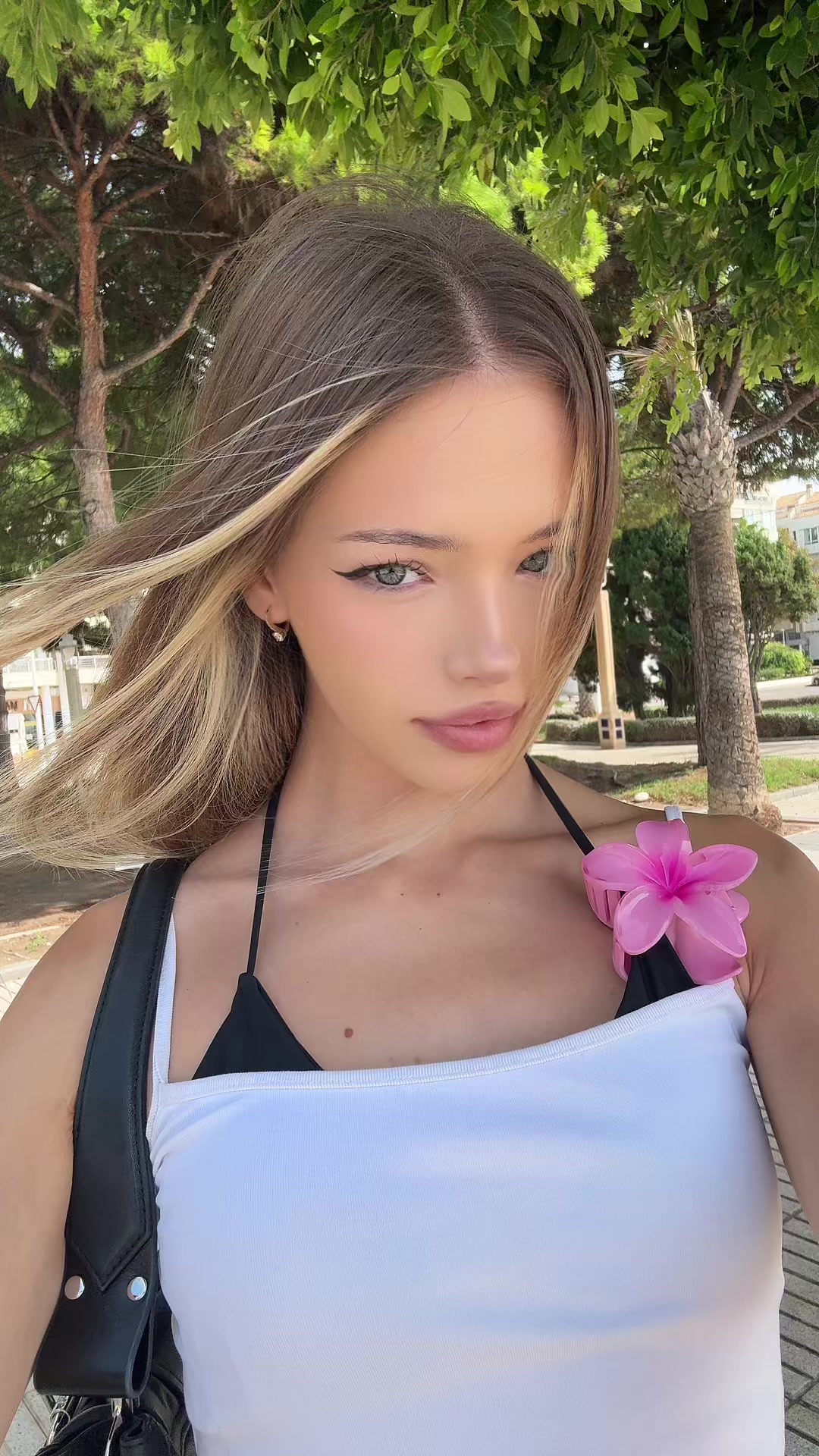 @VLATESSA