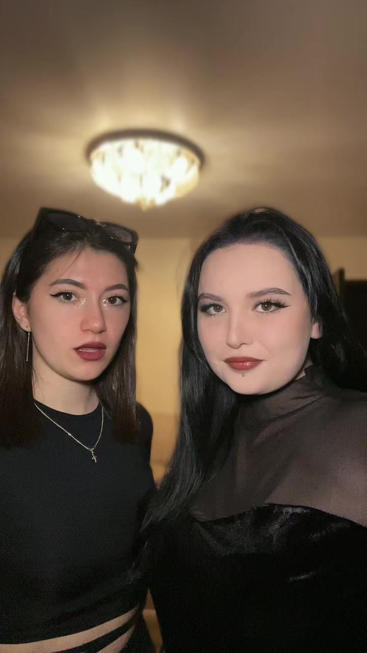 @_naya_