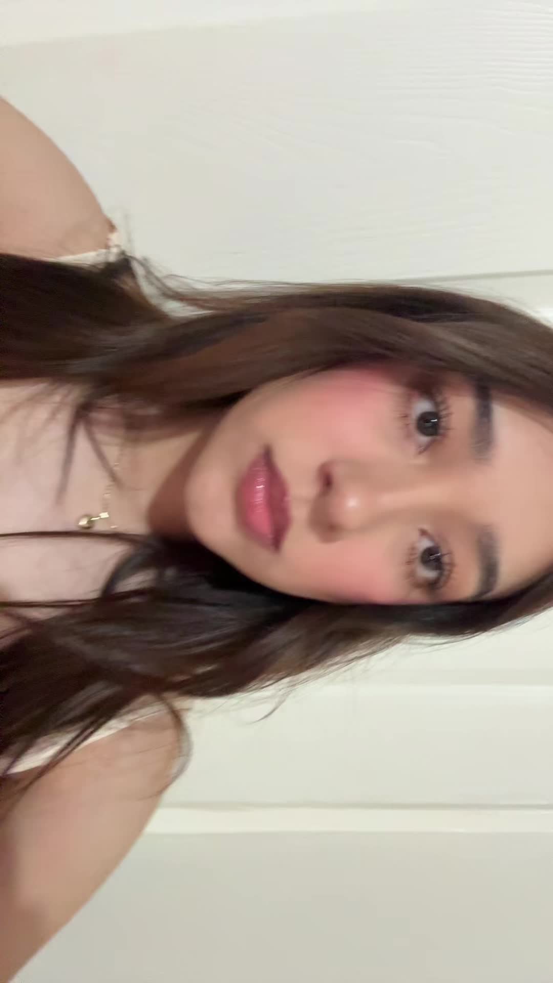 @isabella