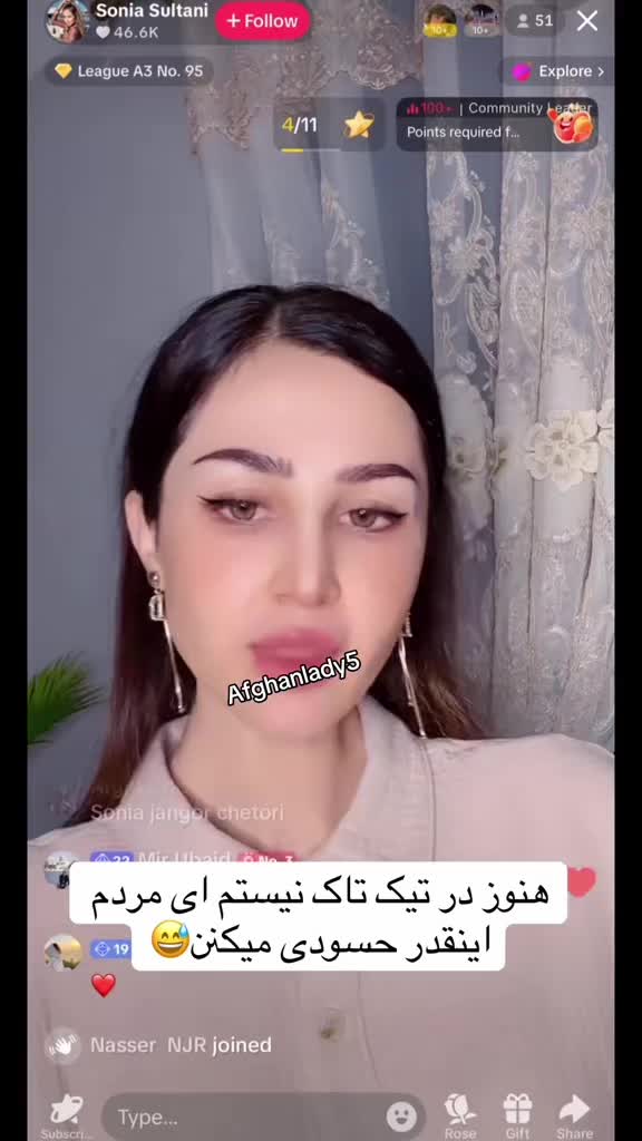 @Afghan lady ✪