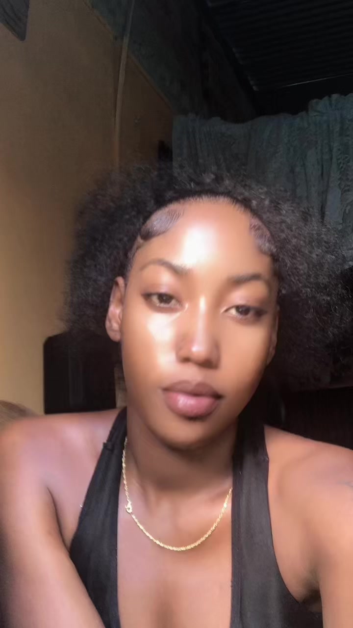 @Angel💚