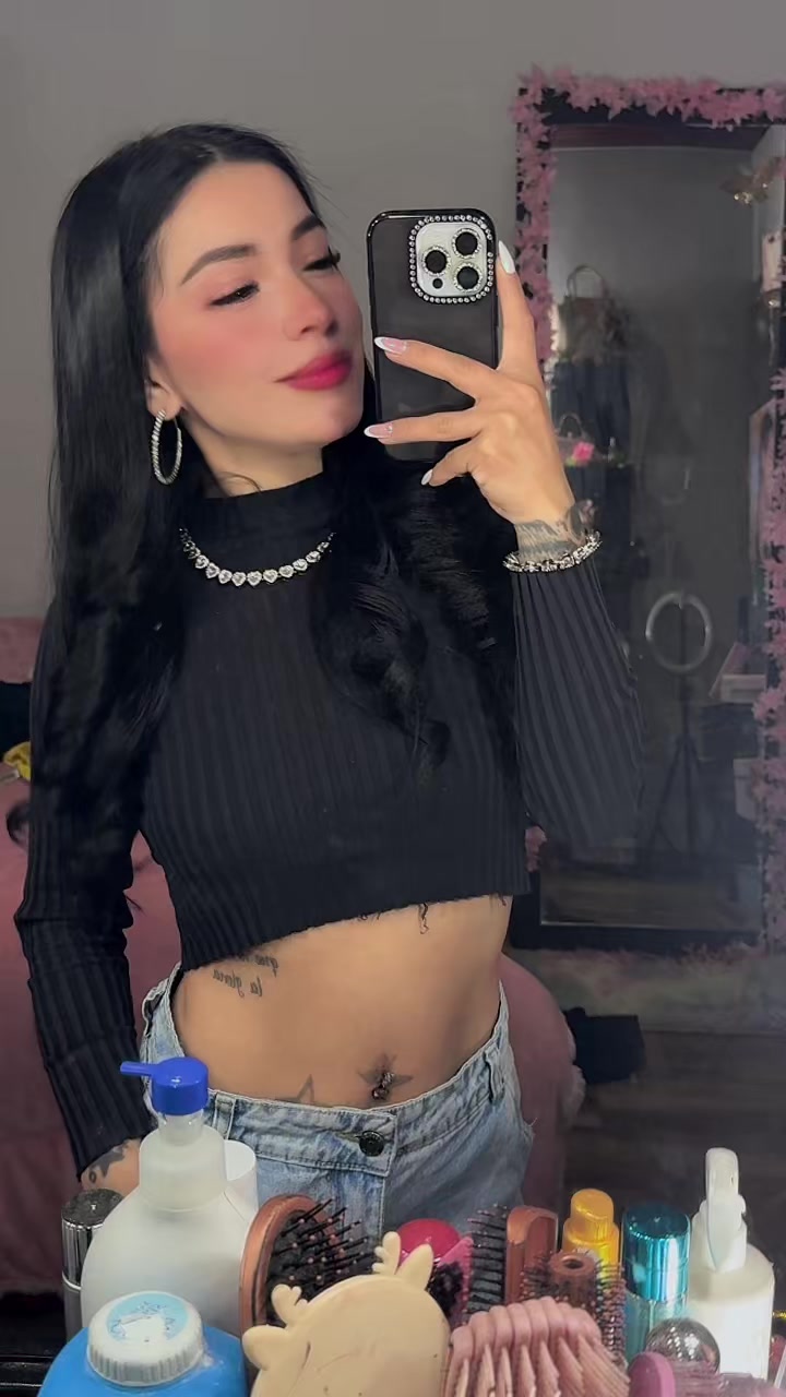 @Laurita Tique